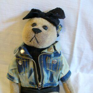 PICKFORD BEARS  Brass Burron Bears "Roxy" 1999